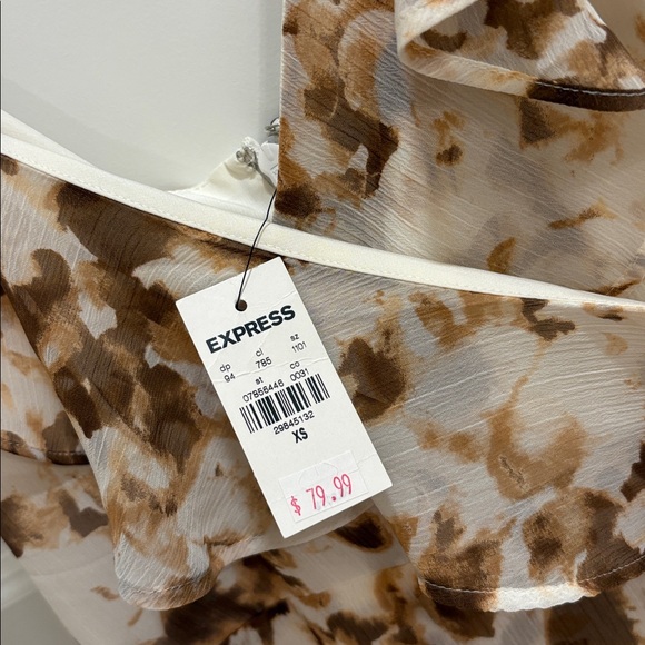 ✨NWT~Express Ruffle Maxi✨ - Picture 7 of 10